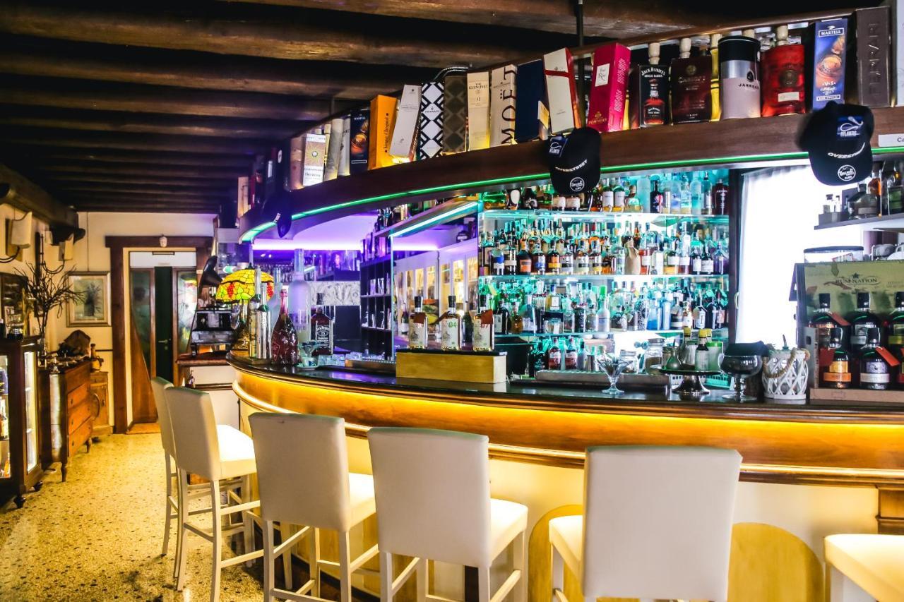 Hotel Villa Pigalle Tezze sul Brenta Bagian luar foto