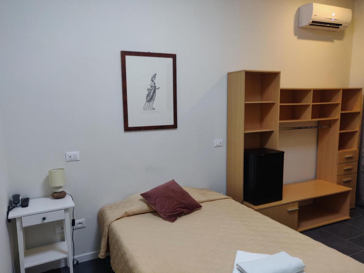 Hotel Villa Pigalle Tezze sul Brenta Bagian luar foto