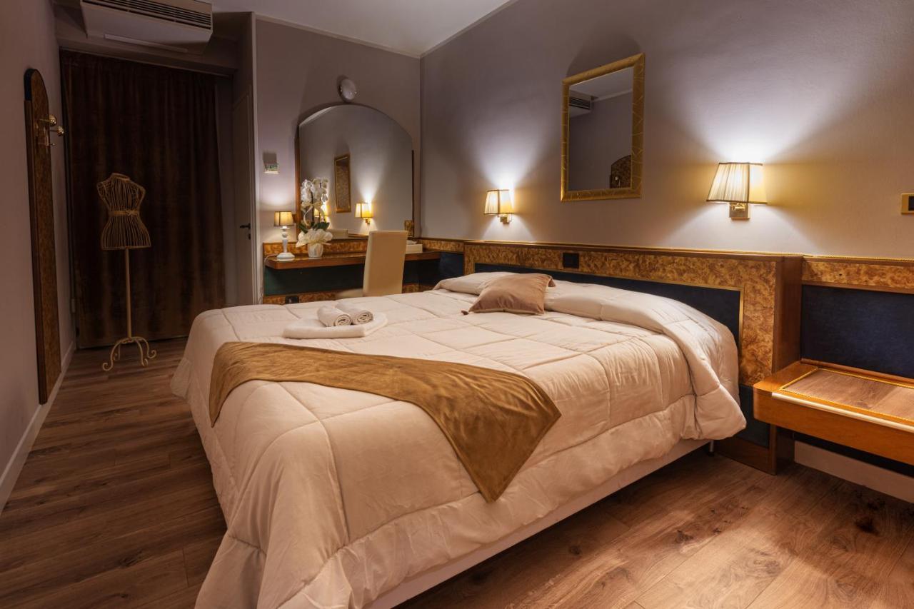 Hotel Villa Pigalle Tezze sul Brenta Bagian luar foto