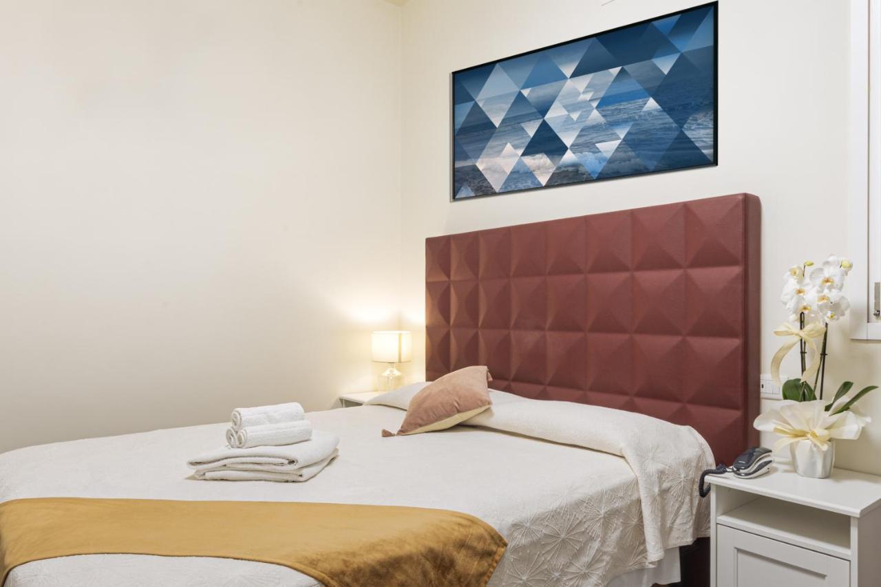 Hotel Villa Pigalle Tezze sul Brenta Bagian luar foto