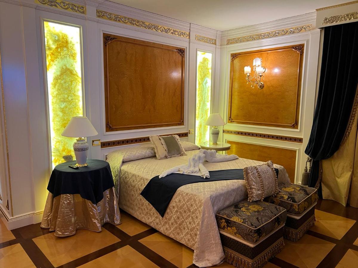 Hotel Villa Pigalle Tezze sul Brenta Bagian luar foto