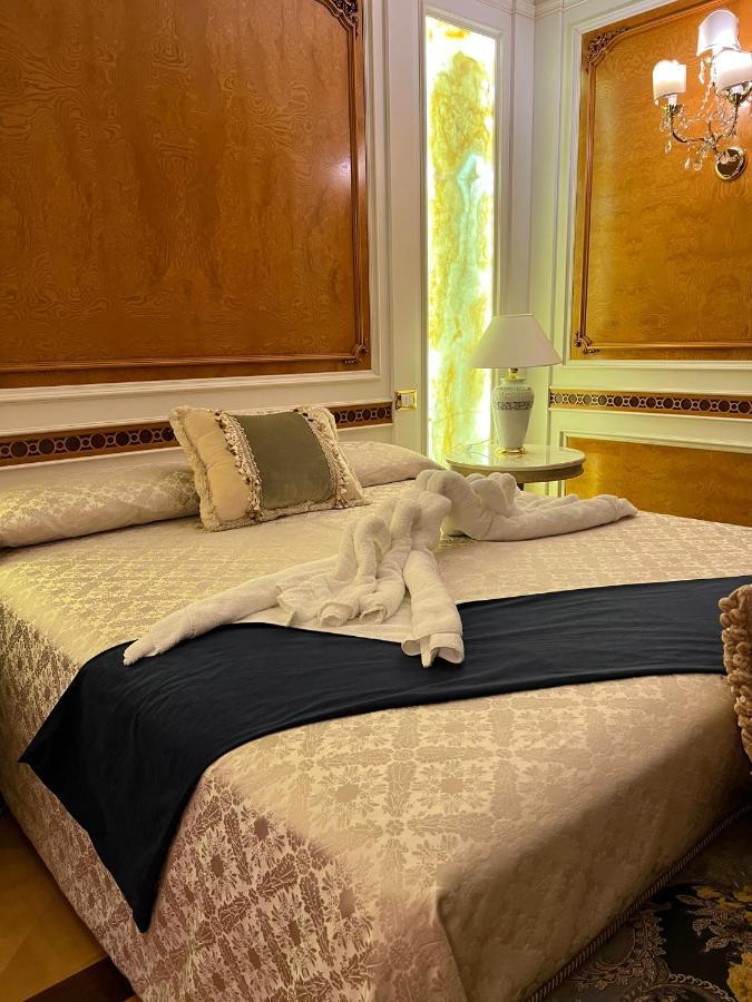 Hotel Villa Pigalle Tezze sul Brenta Bagian luar foto