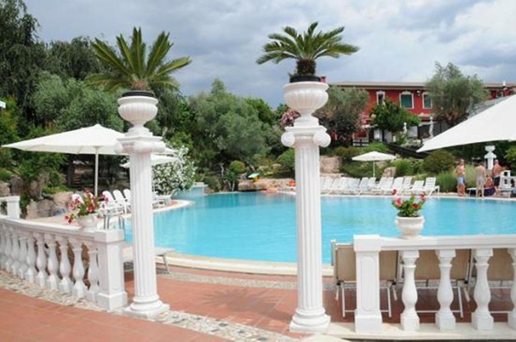 Hotel Villa Pigalle Tezze sul Brenta Bagian luar foto