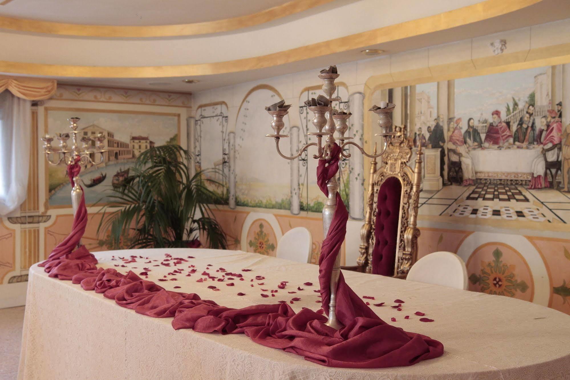 Hotel Villa Pigalle Tezze sul Brenta Bagian luar foto