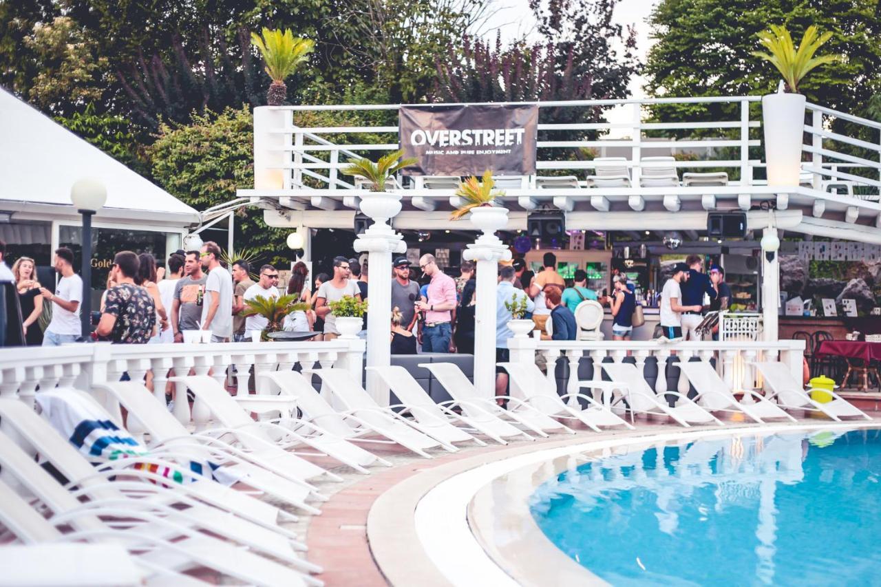 Hotel Villa Pigalle Tezze sul Brenta Bagian luar foto